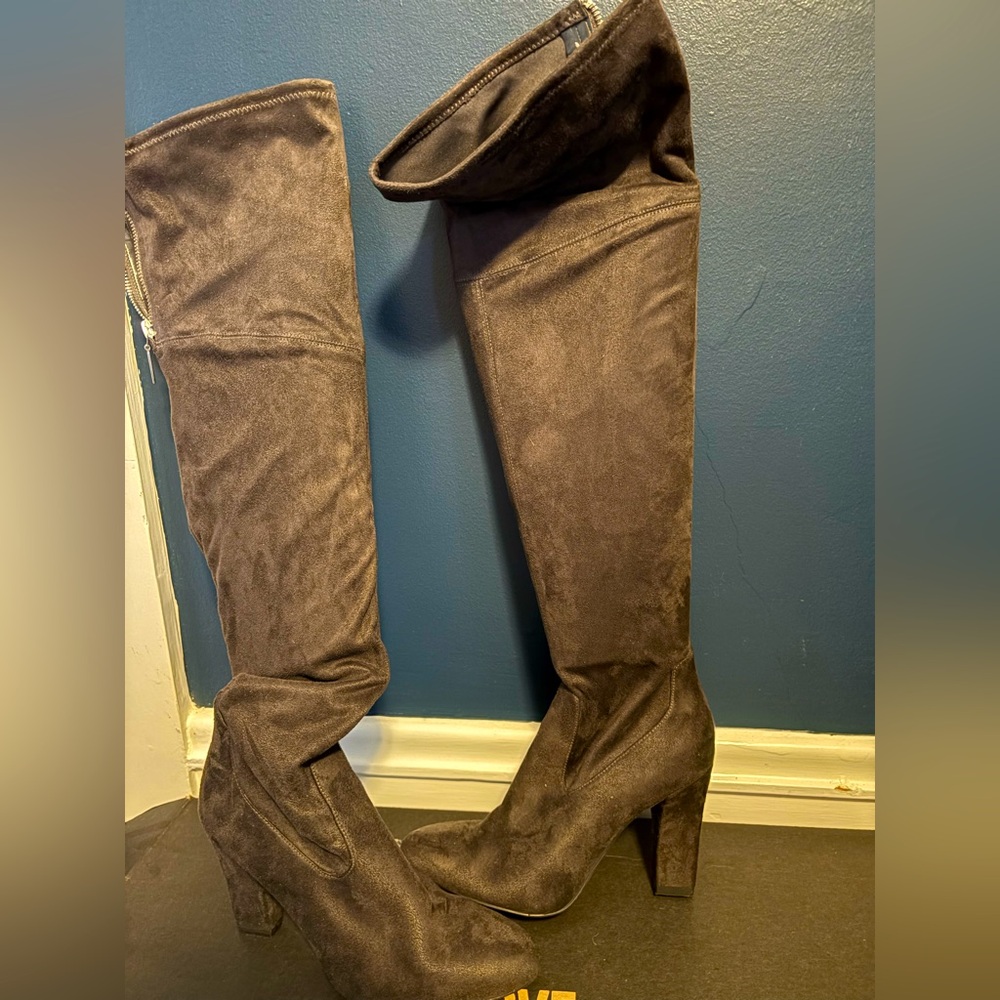 Elegant Brown Over-the-Knee Boots